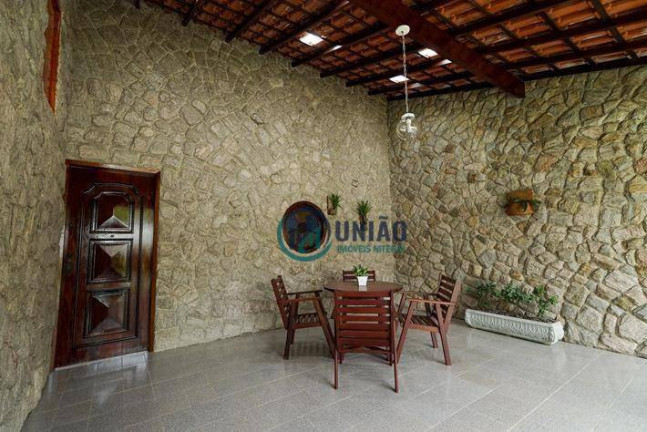 Imagem Casa com 4 Quartos à Venda, 419 m² em Maria Paula - Niterói