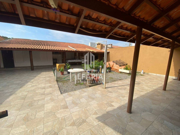 Imagem Casa com 5 Quartos à Venda, 179 m² em Itapema Do Saí - Itapoá Imagem Casa com 5 Quartos à Venda, 179 m² em Itapema Do Saí - Itapoá