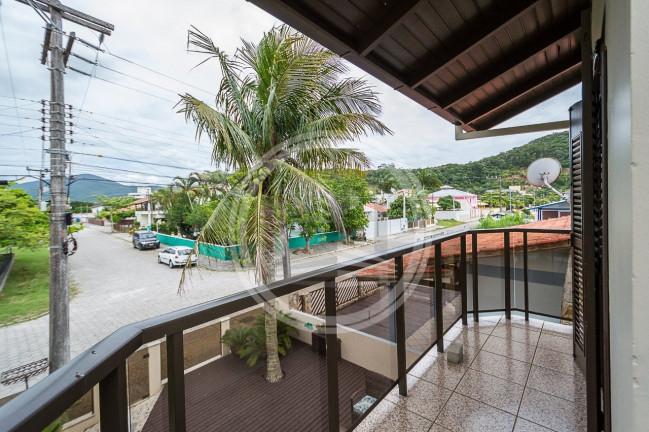 Imagem Casa com 3 Quartos à Venda, 160 m² em Morrinhos - Bombinhas Imagem Casa com 3 Quartos à Venda, 160 m² em Morrinhos - Bombinhas