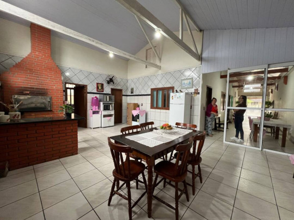 Imagem Casa com 3 Quartos à Venda, 180 m² em Centro - Balneário Barra Do Sul Imagem Casa com 3 Quartos à Venda, 180 m² em Centro - Balneário Barra Do Sul