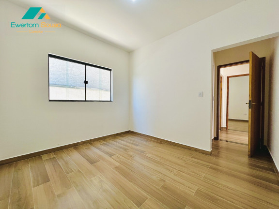 Imagem Casa com 2 Quartos à Venda, 115 m² em Centro - Mairiporã Imagem Casa com 2 Quartos à Venda, 115 m² em Centro - Mairiporã