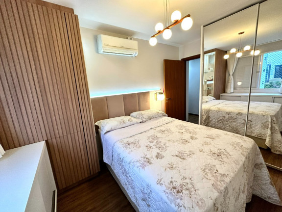 Imagem Apartamento com 2 Quartos à Venda, 76 m² em Centro - Florianópolis