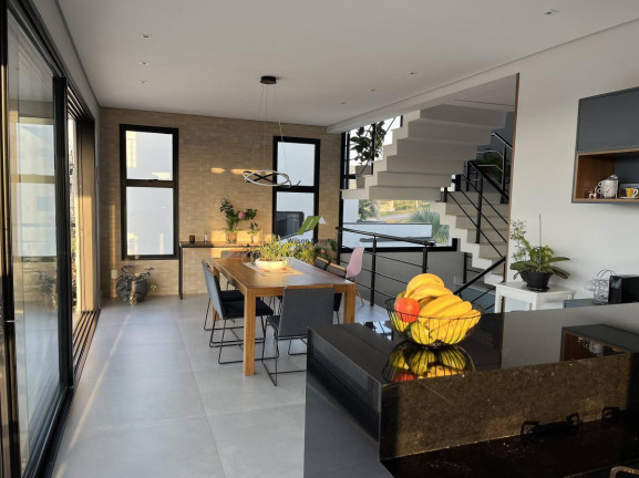 Imagem Casa de Condomínio com 3 Quartos à Venda, 328 m²