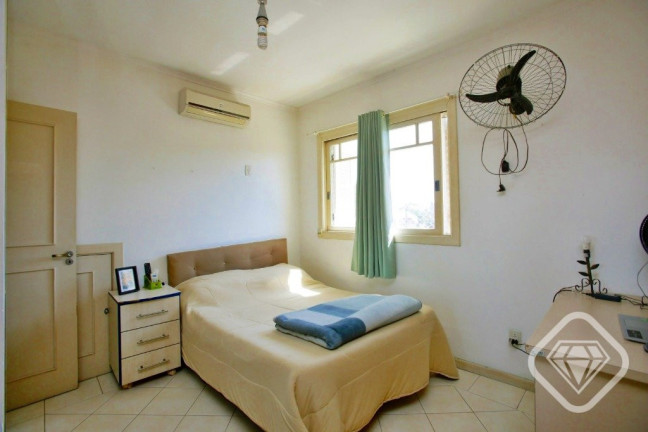 Imagem Casa com 4 Quartos à Venda, 265 m² em Ipanema - Porto Alegre Imagem Casa com 4 Quartos à Venda, 265 m² em Ipanema - Porto Alegre