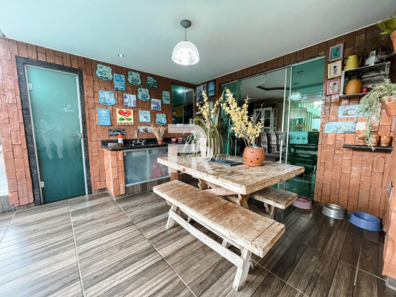 Imagem Casa com 3 Quartos à Venda, 275 m² em Jardins Madri - Goiânia Imagem Casa com 3 Quartos à Venda, 275 m² em Jardins Madri - Goiânia