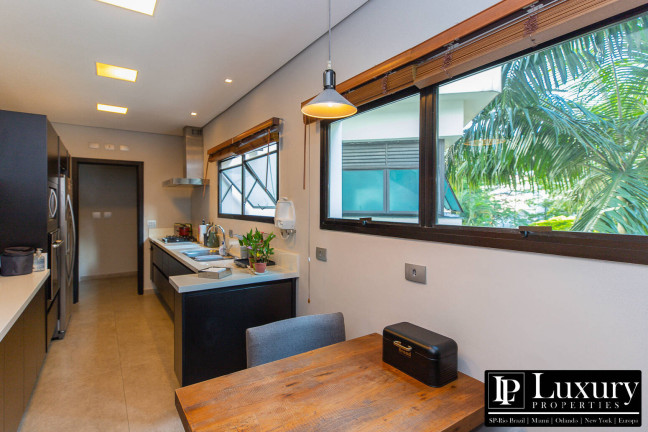 Imagem Apartamento com 2 Quartos à Venda, 257 m² em Moema - São Paulo