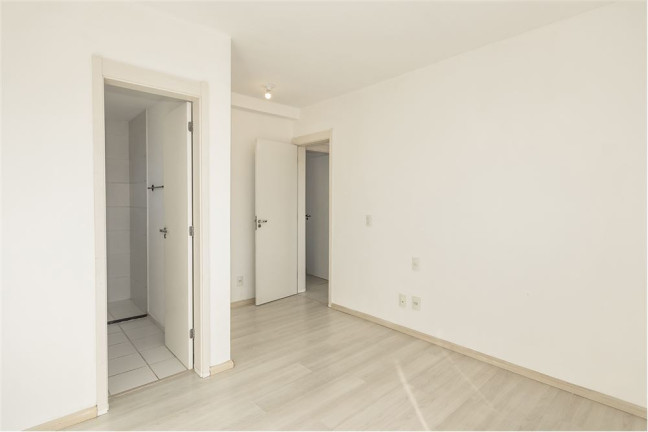 Imagem Imóvel com 3 Quartos à Venda, em Tristeza - Porto Alegre Imagem Imóvel com 3 Quartos à Venda, em Tristeza - Porto Alegre