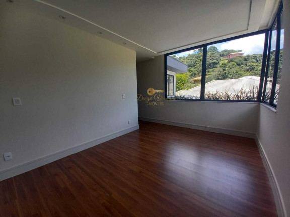 Imagem Casa com 4 Quartos à Venda, 276 m² em Green Valley - Teresópolis Imagem Casa com 4 Quartos à Venda, 276 m² em Green Valley - Teresópolis