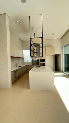 Imagem Casa com 3 Quartos à Venda, 250 m² Imagem Casa com 3 Quartos à Venda, 250 m²