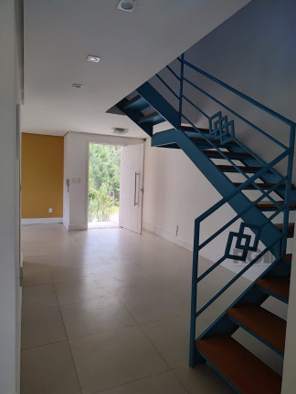 Imagem Sobrado com 3 Quartos à Venda, 230 m² em Lomba Do Pinheiro - Porto Alegre Imagem Sobrado com 3 Quartos à Venda, 230 m² em Lomba Do Pinheiro - Porto Alegre