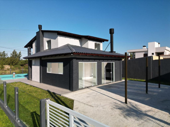 Imagem Casa com 3 Quartos à Venda, 166 m² em Zona Norte - Capao Da Canoa Imagem Casa com 3 Quartos à Venda, 166 m² em Zona Norte - Capao Da Canoa