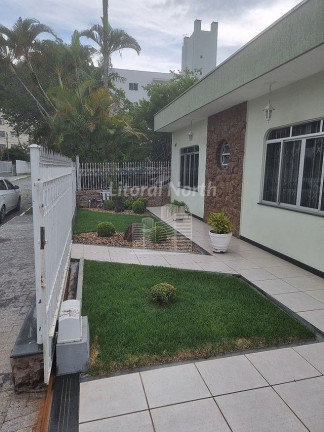 Imagem Casa com 3 Quartos à Venda, 220 m² em Fazenda - Itajaí Imagem Casa com 3 Quartos à Venda, 220 m² em Fazenda - Itajaí