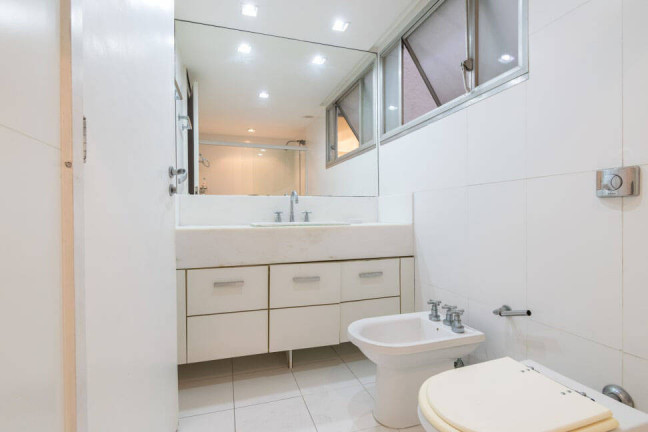 Imagem Apartamento com 3 Quartos à Venda,  em Leblon - Rio De Janeiro