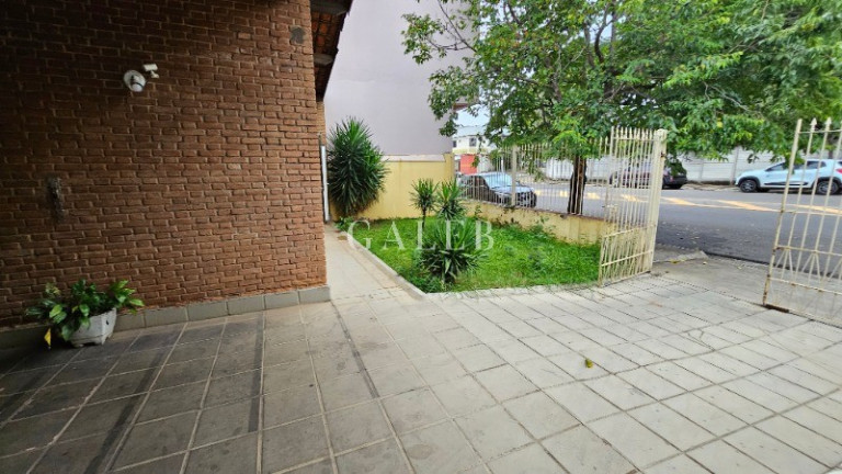Imagem Casa com 3 Quartos à Venda, 226 m² em Alvinópolis - Atibaia Imagem Casa com 3 Quartos à Venda, 226 m² em Alvinópolis - Atibaia