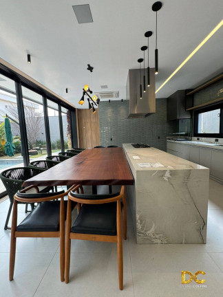 Casa de Condomínio com 4 Quartos à Venda, 352 m² em Ribeirão Do Lipa - Cuiabá