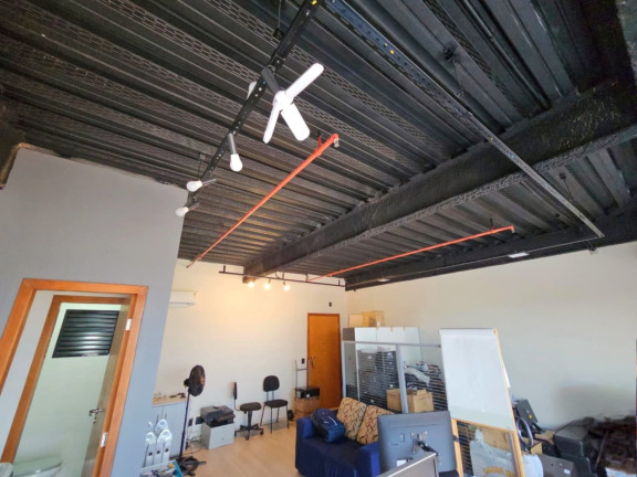 Sala Comercial à Venda, 38 m² em Centro - Pindamonhangaba