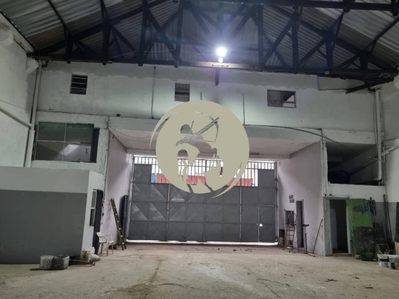Galpão à Venda, 750 m² em Valongo - Santos