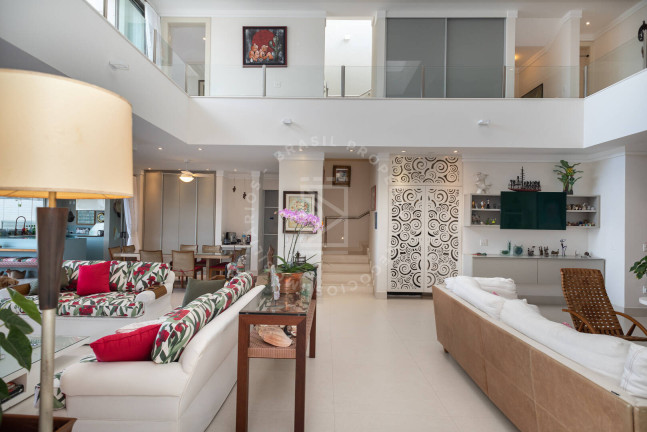 Imagem Casa com 8 Quartos à Venda, 600 m² em Tabatinga - Caraguatatuba Imagem Casa com 8 Quartos à Venda, 600 m² em Tabatinga - Caraguatatuba
