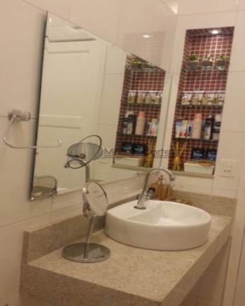 Imagem Imóvel com 2 Quartos à Venda, 70 m² em Centro - Niterói Imagem Imóvel com 2 Quartos à Venda, 70 m² em Centro - Niterói