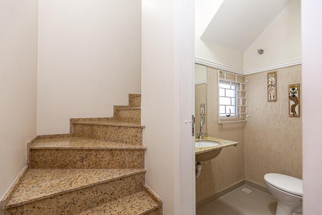 Imagem Sobrado com 4 Quartos à Venda, 170 m² em Uberaba - Curitiba Imagem Sobrado com 4 Quartos à Venda, 170 m² em Uberaba - Curitiba
