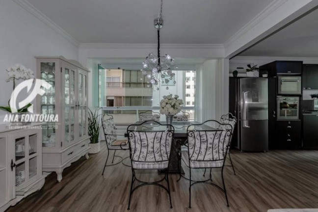 Imagem Apartamento com 3 Quartos à Venda, 95 m² em Centro - Balneário Camboriú