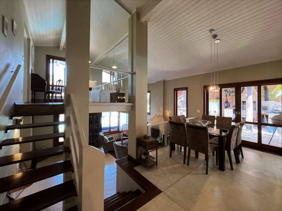 Imagem Casa com 5 Quartos à Venda, em Algarve - Cotia Imagem Casa com 5 Quartos à Venda, em Algarve - Cotia