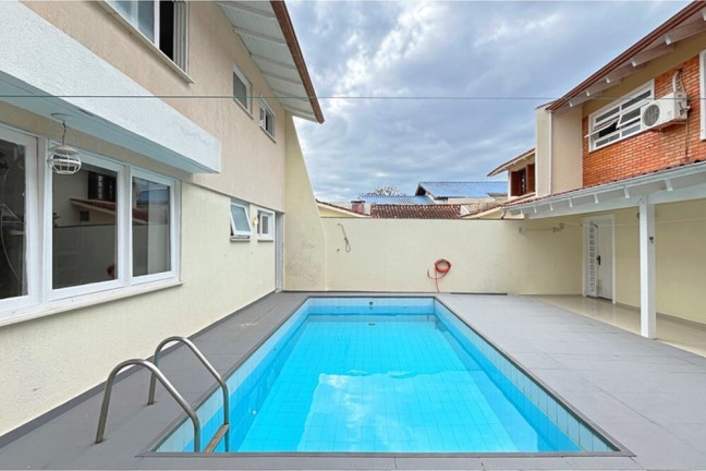 Imagem Casa de Condomínio com 5 Quartos à Venda, 300 m² em Ipanema - Porto Alegre Imagem Casa de Condomínio com 5 Quartos à Venda, 300 m² em Ipanema - Porto Alegre