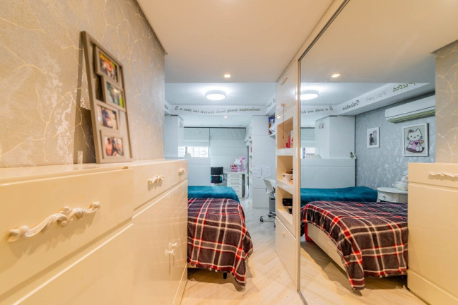 Imagem Apartamento com 4 Quartos à Venda, 266 m² em Petrópolis - Porto Alegre Imagem Apartamento com 4 Quartos à Venda, 266 m² em Petrópolis - Porto Alegre