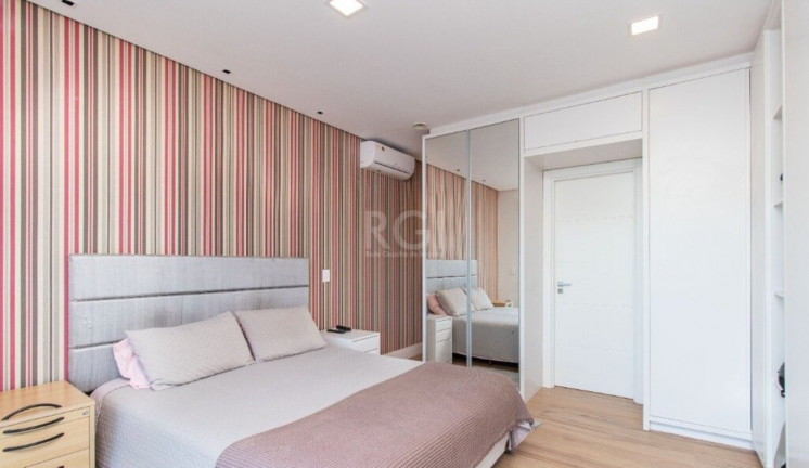 Imagem Imóvel com 4 Quartos à Venda, em Belém Novo - Porto Alegre Imagem Imóvel com 4 Quartos à Venda, em Belém Novo - Porto Alegre