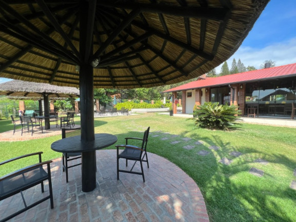 Imagem Imóvel com 2 Quartos à Venda, 130 m² em Praia Do Estaleirinho - Balneário Camboriú