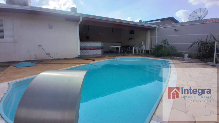 Imagem Casa com 4 Quartos à Venda, 358 m² em Vila Cristóvam - Limeira Imagem Casa com 4 Quartos à Venda, 358 m² em Vila Cristóvam - Limeira