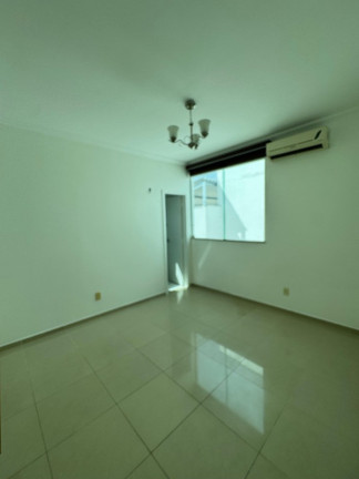 Imagem Casa com 4 Quartos à Venda, 380 m² em Centro - Manaus Imagem Casa com 4 Quartos à Venda, 380 m² em Centro - Manaus