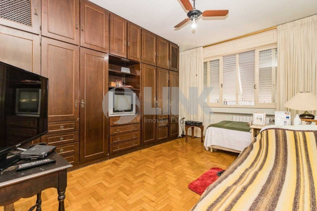 Imagem Apartamento com 3 Quartos à Venda, 190 m² em Rio Branco - Porto Alegre Imagem Apartamento com 3 Quartos à Venda, 190 m² em Rio Branco - Porto Alegre