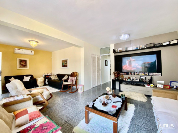 Casa com 5 Quartos à Venda, 420 m² em Coqueiros - Florianópolis