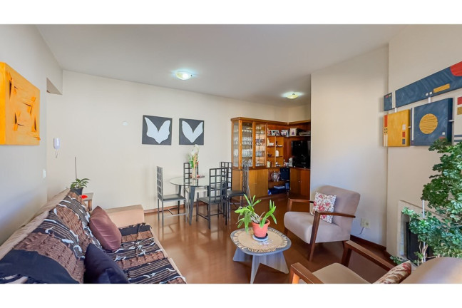Imagem Imóvel com 3 Quartos à Venda, 121 m² em Auxiliadora - Porto Alegre Imagem Imóvel com 3 Quartos à Venda, 121 m² em Auxiliadora - Porto Alegre