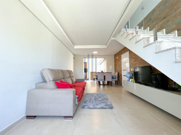 Imagem Casa com 3 Quartos à Venda, 137 m² em Tomazetti - Santa Maria Imagem Casa com 3 Quartos à Venda, 137 m² em Tomazetti - Santa Maria