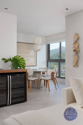 Apartamento com 3 Quartos para Alugar, 122 m² em Centro - Balneário Camboriú