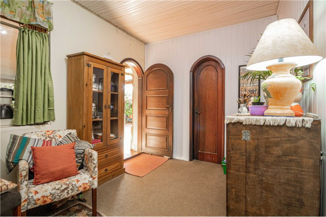 Imagem Casa com 5 Quartos à Venda, em Petrópolis - Porto Alegre Imagem Casa com 5 Quartos à Venda, em Petrópolis - Porto Alegre