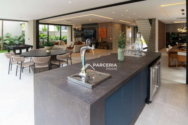 Imagem Casa com 7 Quartos à Venda, 670 m² em Riviera Módulo 12 - Bertioga Imagem Casa com 7 Quartos à Venda, 670 m² em Riviera Módulo 12 - Bertioga