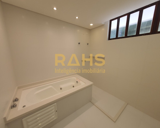 Imagem Casa com 3 Quartos à Venda, 300 m² em América - Joinville