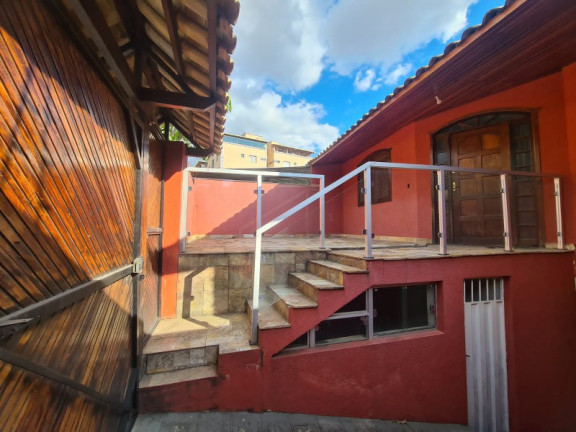 Casa com 4 Quartos à Venda, 360 m² em Três Barras - Contagem