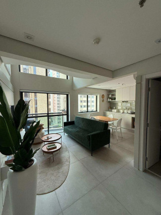 Apartamento com 2 Quartos para Alugar, 70 m²