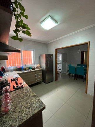 Imagem Sobrado com 3 Quartos à Venda, 295 m² em Vila Galvão - Guarulhos Imagem Sobrado com 3 Quartos à Venda, 295 m² em Vila Galvão - Guarulhos