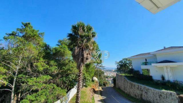 Imagem Casa com 4 Quartos à Venda, 400 m² em Córrego Grande - Florianópolis Imagem Casa com 4 Quartos à Venda, 400 m² em Córrego Grande - Florianópolis