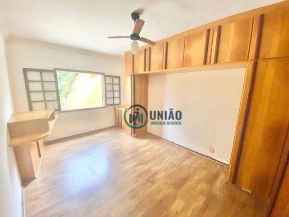 Imagem Casa com 3 Quartos à Venda, 385 m² em Pendotiba - Niterói