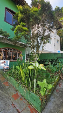 Sobrado com 3 Quartos à Venda,  em Pitangueiras - Guarujá