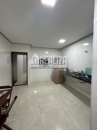 Imagem Casa com 3 Quartos à Venda, 231 m² em Vila Maria Helena - Uberaba Imagem Casa com 3 Quartos à Venda, 231 m² em Vila Maria Helena - Uberaba