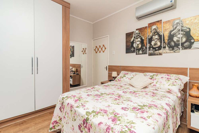Imagem Imóvel com 3 Quartos à Venda, em Petrópolis - Porto Alegre Imagem Imóvel com 3 Quartos à Venda, em Petrópolis - Porto Alegre