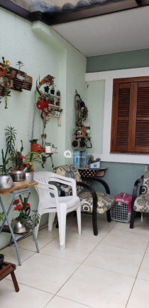 Imagem Casa com 2 Quartos à Venda, 100 m²