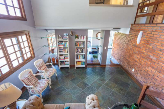 Imagem Casa com 4 Quartos à Venda, 351 m² em Nonoai - Porto Alegre Imagem Casa com 4 Quartos à Venda, 351 m² em Nonoai - Porto Alegre